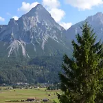 Zugspitze Hotel Lermoos