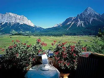 Zugspitze Hotel 4*